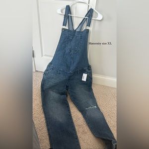 Maternity overalls NWT